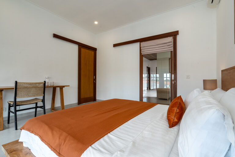 semi deluxe surf camp Bali private double room