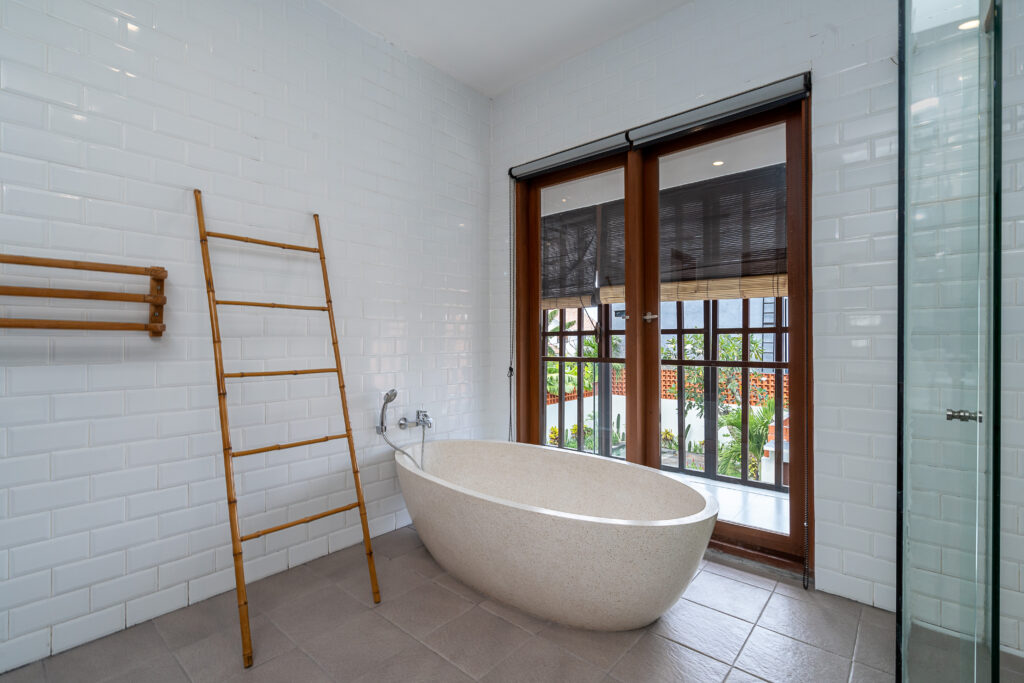 semi deluxe surf camp Bali shared bathroom